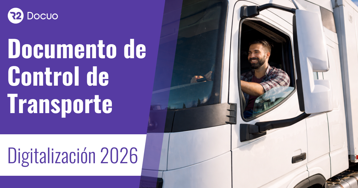 hombre en su camión feliz por gestionar automáticamente eldocumento de control de transporte